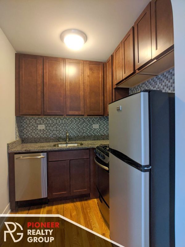 Foto del edificio - 550 W Arlington Pl