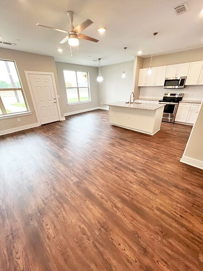 Foto del edificio - 3605 Bonnie Brae St