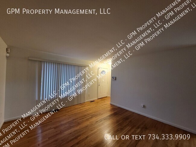 Foto del edificio - 8975 Nottingham Dr