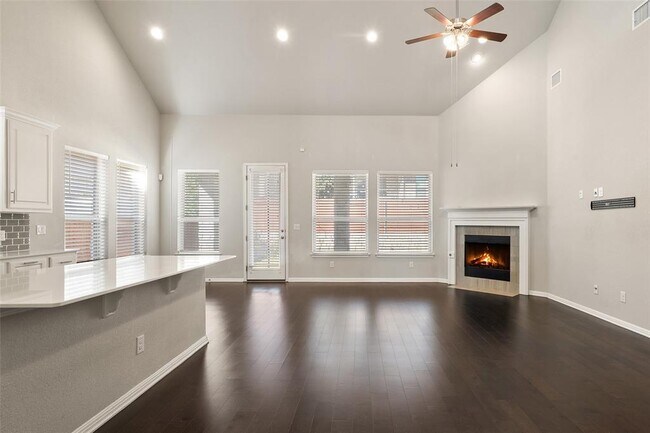 Foto del edificio - 2909 Zelma Dr