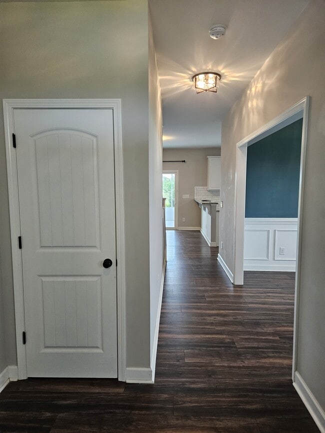 Building Photo - 105 Pinehurst Ln