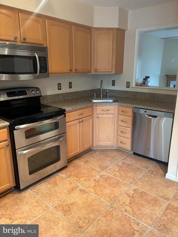 Building Photo - 3961 Conquest Ct