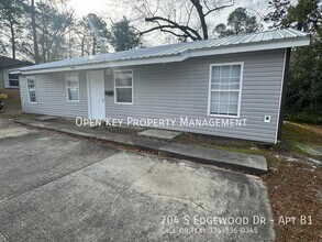 Building Photo - 704 S Edgewood Dr
