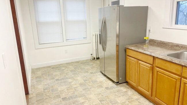 Photo - 73-75 Wallingford Ave Apartment