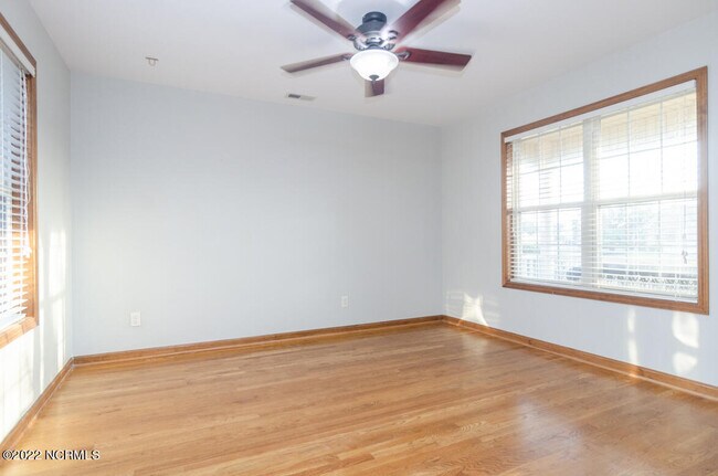 Building Photo - 500 5th Ave N