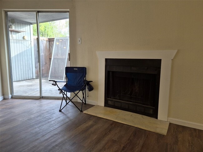 Building Photo - 10847 Braes Bend Dr