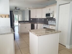 Building Photo - 4153 Sapphire Terrace