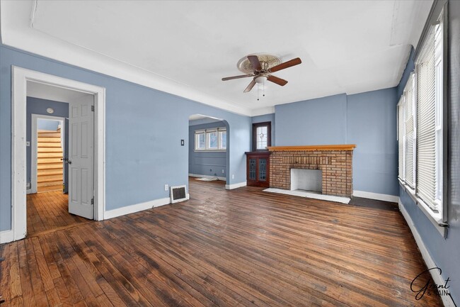 Foto del edificio - $1550 4 bedroom