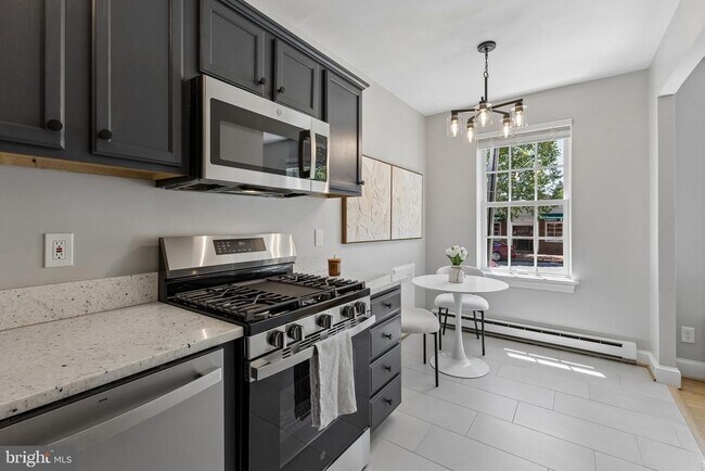 Foto del edificio - 715 S Washington St