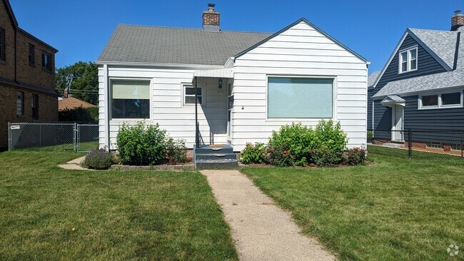 Building Photo - 3579 S Logan Ave