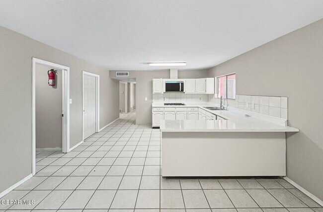 Foto del edificio - 106 Maple Ct
