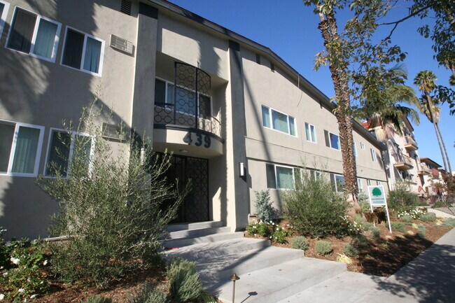 Building Photo - 439 S St Andrews Pl