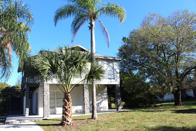 Building Photo - 4916 Silver Oak Dr