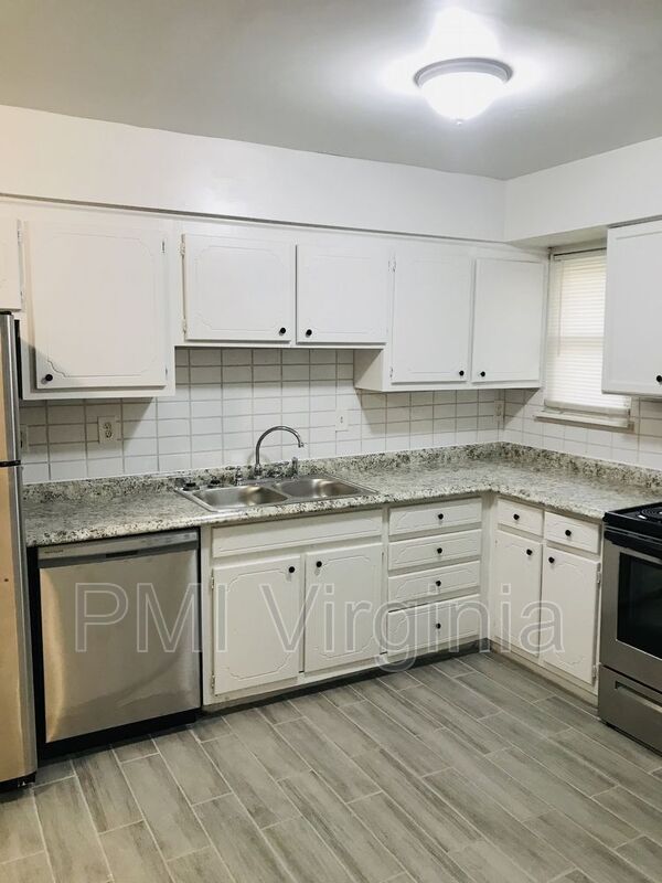 Building Photo - 1399 E Tanners Creek Dr