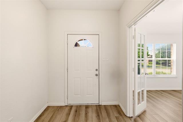 Foto del edificio - 2201 Willow Creek Dr