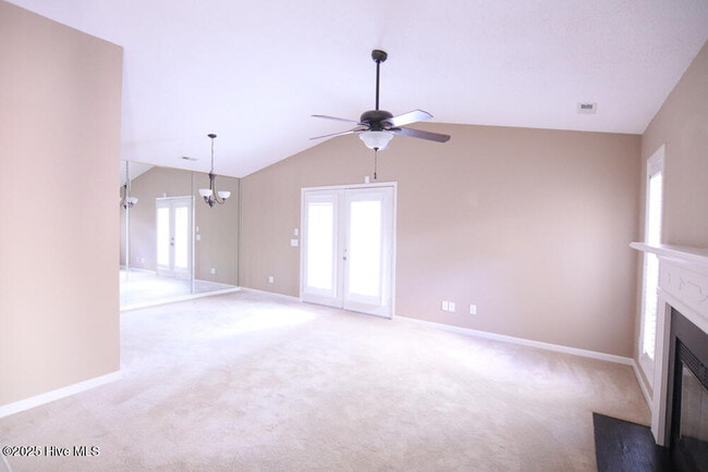 Building Photo - 105 Sunshine Ln