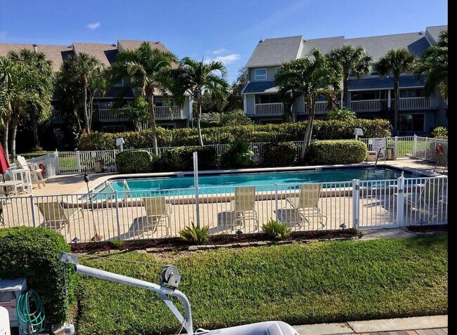 Building Photo - 360 Pinellas Bayway S