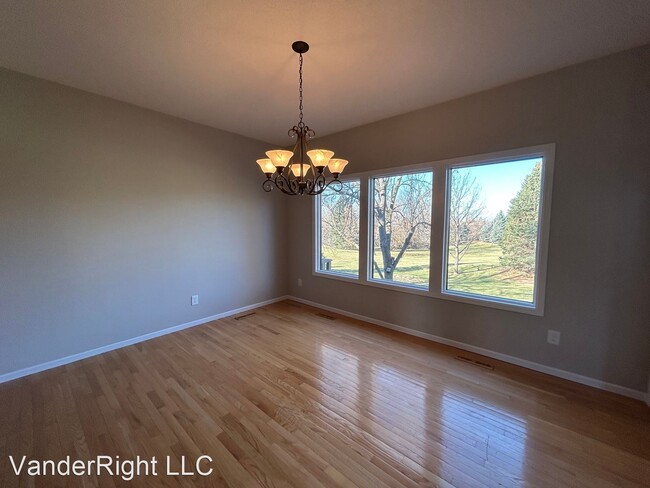 Foto del edificio - 4 br, 2.5 bath House - 2803 S Ridgeview Way