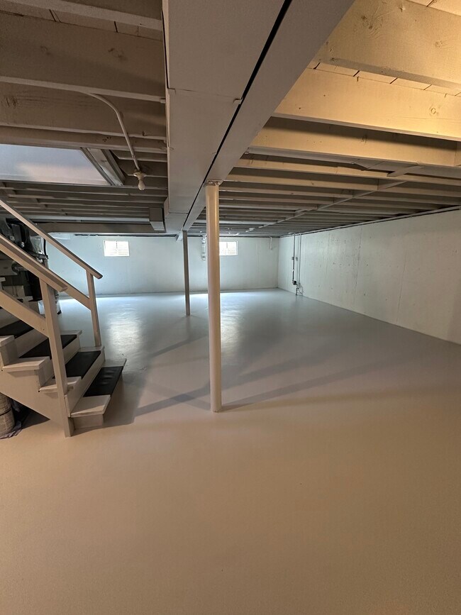 Building Photo - 207 S Dwyer Ave