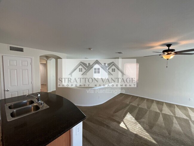 Foto del edificio - 15582 W Rio Vista Ln