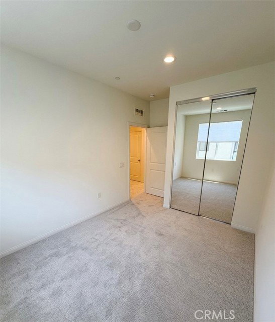 Foto del edificio - 5868 Linden Ave