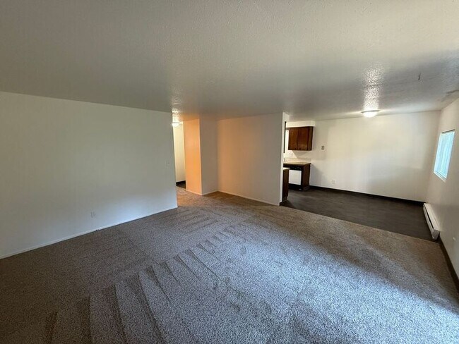 Foto del edificio - 3820 Iberis St NE