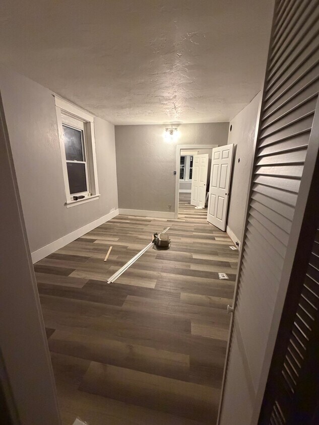 Photo - 907 Chartiers Ave (McKees Rocks, PA)