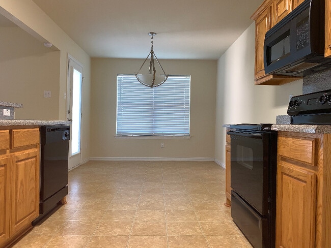 Photo - 100 Camden Ct House