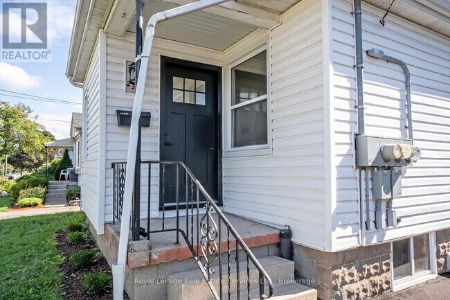 Photo du bâtiment - 235 E 21st St