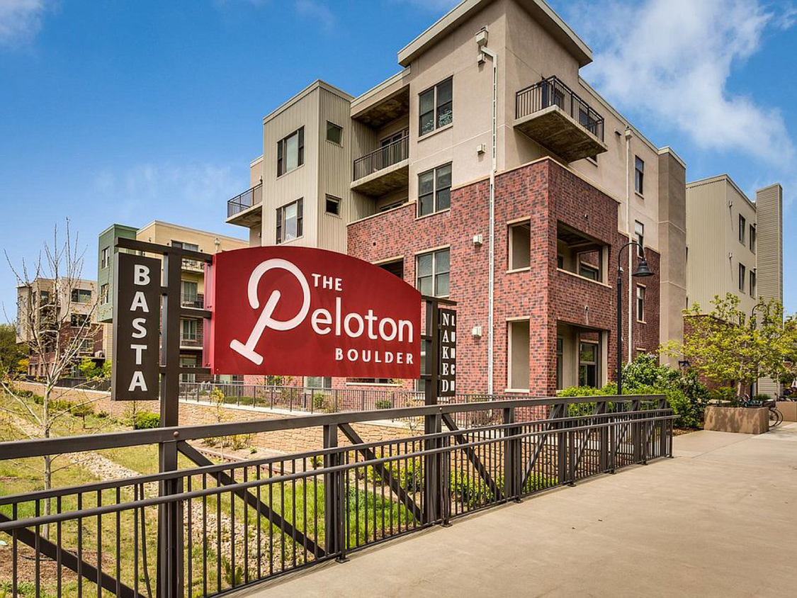 Primary Photo - Luxury 1 Bed 1 Bath Condo at The Peloton W...