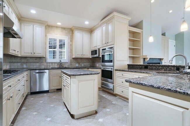 Building Photo - 459 Adams Way, Unit B