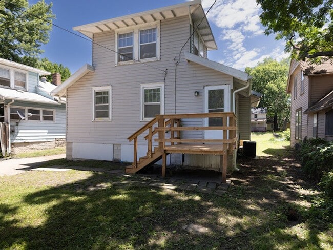Foto del edificio - Newly renovated! 3 bedroom 1 bath with sin...
