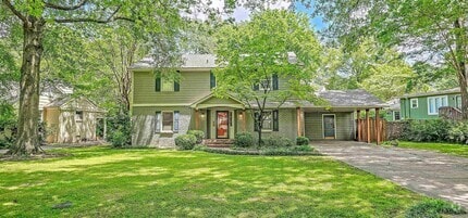 Building Photo - 724 Center Dr