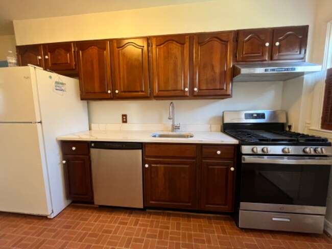 Building Photo - 143 Stanmore Rd