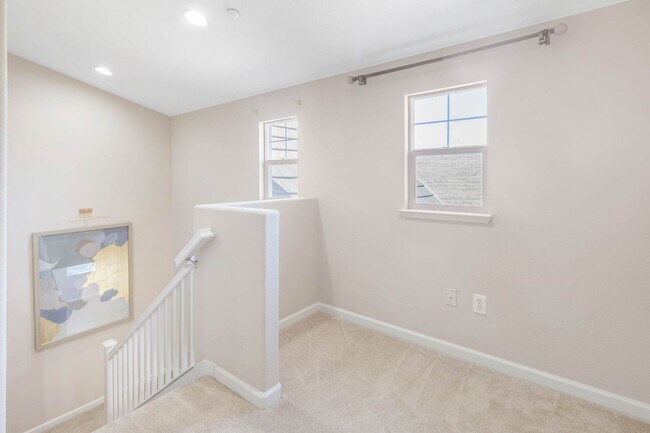 Building Photo - Gorgeous 4 Bedroom with SOLAR in Shadow Lakes!