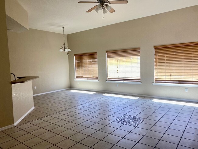 Building Photo - 5548 Patagonia Dr