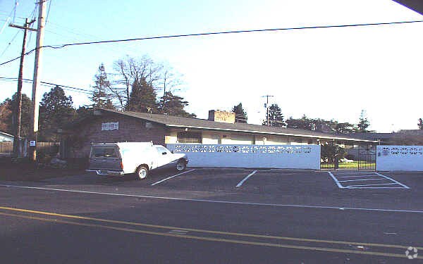 Foto del edificio - Denney Garden Court