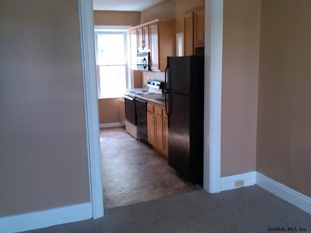 85 Park Ave Unit 2, Cohoes, NY 12047 Room for Rent in Cohoes, NY