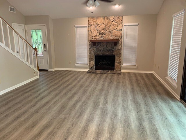 Foto del edificio - 420 Nursery Rd