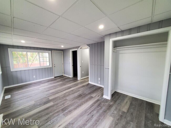 Building Photo - 22344 Firwood Ave