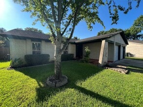 Building Photo - 13650 Cherrydown St