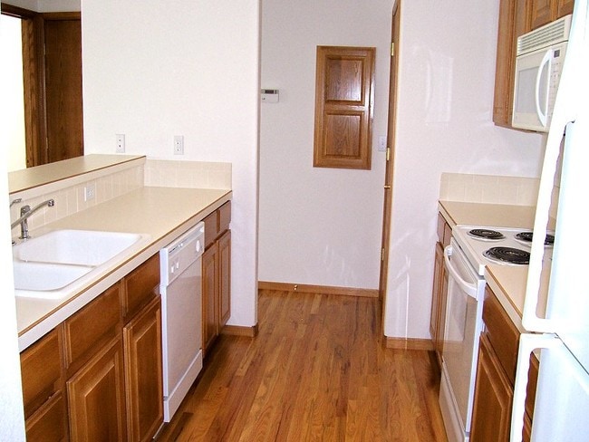 Foto del edificio - 5151 E Boardwalk Dr