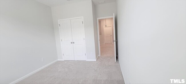 Building Photo - 7805 Flatrock Park Dr
