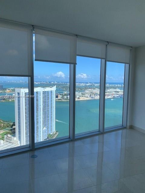 Foto del edificio - 465 Brickell Ave