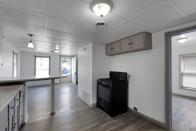 Foto del edificio - Charming 2BR House in East Moline