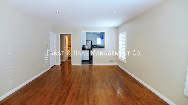 Foto del edificio - The Best of Beach Living! 1 Bedroom Condo ...