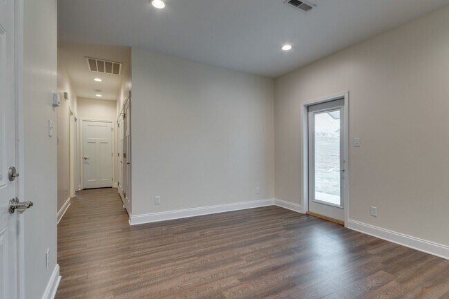 Foto del edificio - 1686 McCleary Bend Rd