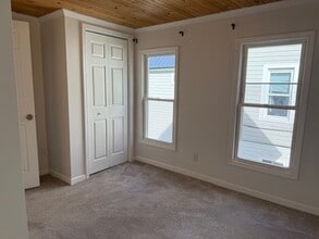 Building Photo - 123 Sterling St