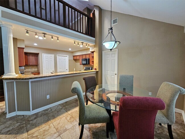 Foto del edificio - 8807 Vista Springs Dr