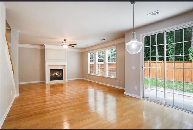 Foto del edificio - 4087 Kingsley Park Ct